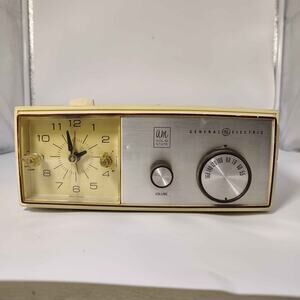 Vintage GE General Electric Solid State Alarm Clock AM Radio 60s 70s WORKING!